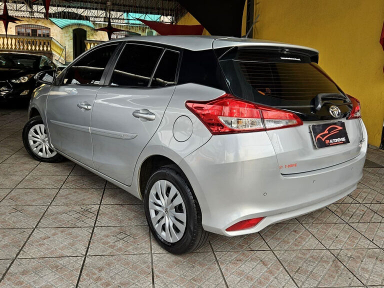6-TOYOTA-YARIS-XL-1.5-FLEX-16V-AUTOMATICO-2023-PRATA-RR-AUTOMOVEIS-LOJA-DE-CARROS-FREGUESIA-DO-O-AVENIDA-PETRONIO-PORTELA