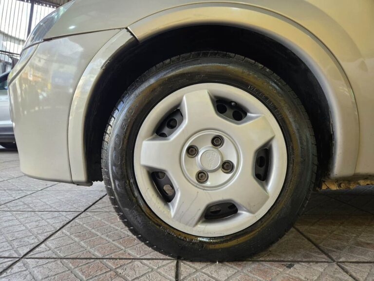 7-CHEVROLET-CORSA-SEDAN-1.8-MAXX-MPFI-8V-FLEXPOWER-MANUAL-BEGE-2005-RR-AUTOMOVEIS-LOJA-DE-CARROS-FREGUESIA-DO-O-AVENIDA-PETRONIO-PORTELA