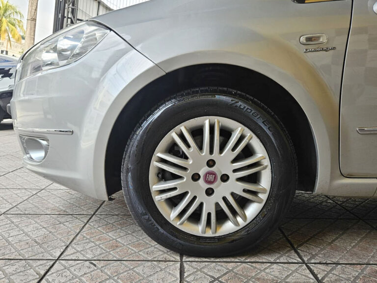 7-FIAT-LINEA-1.8-ESSENCE-16V-FLEX-4P-MANUAL-PRATA-2013-RR-AUTOMOVEIS-LOJA-DE-CARROS-FREGUESIA-DO-O-AVENIDA-PETRONIO-PORTELA