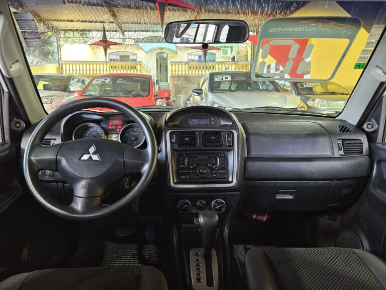 7-MITSUBISHI-PAJERO-TR4-2.0-4X4-16V-FLEX-4P-MANUAL-PRATA-2010-RR-AUTOMOVEIS-LOJA-DE-CARROS-FREGUESIA-DO-O-AVENIDA-PETRONIO-PORTELA