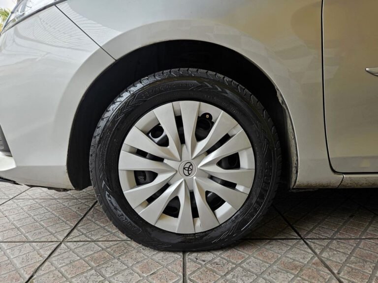 7-TOYOTA-YARIS-XL-1.5-FLEX-16V-AUTOMATICO-2023-PRATA-RR-AUTOMOVEIS-LOJA-DE-CARROS-FREGUESIA-DO-O-AVENIDA-PETRONIO-PORTELA