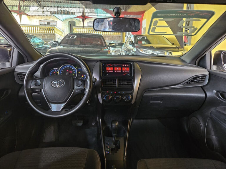 8-TOYOTA-YARIS-XL-1.5-FLEX-16V-AUTOMATICO-2023-PRATA-RR-AUTOMOVEIS-LOJA-DE-CARROS-FREGUESIA-DO-O-AVENIDA-PETRONIO-PORTELA