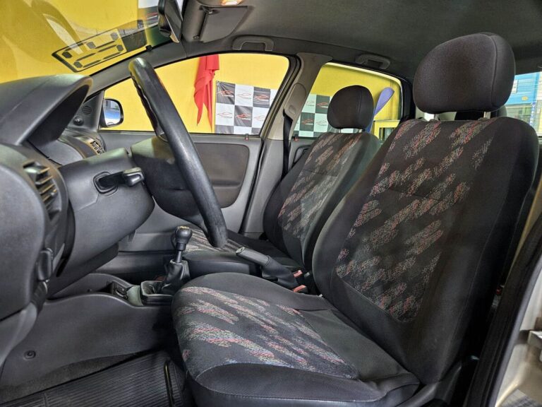 9-CHEVROLET-CORSA-SEDAN-1.8-MAXX-MPFI-8V-FLEXPOWER-MANUAL-BEGE-2005-RR-AUTOMOVEIS-LOJA-DE-CARROS-FREGUESIA-DO-O-AVENIDA-PETRONIO-PORTELA