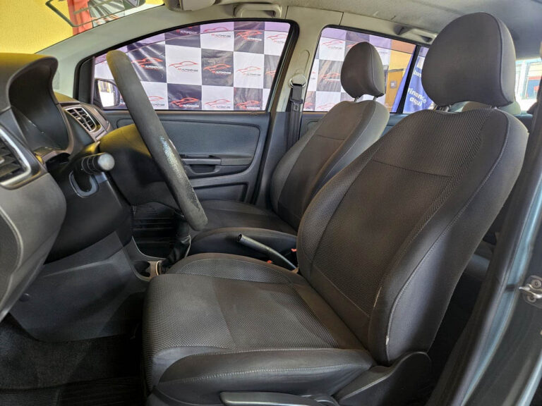 9-VOLKSWAGEN-FOX-1.0-MI-8V-FLEX-CINZA-2011-4P-MANUAL-RR-AUTOMOVEIS-LOJA-DE-CARROS-FREGUESIA-DO-O-AVENIDA-PETRONIO-PORTELA