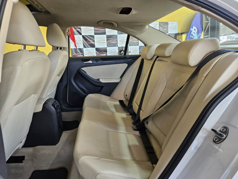 9-VOLKSWAGEN-JETTA-2.0-COMFORTLINE-FLEX-4P-MANUAL-BRANCO-2013-RR-AUTOMOVEIS-LOJA-DE-CARROS-FREGUESIA-DO-O-AVENIDA-PETRONIO-PORTELA