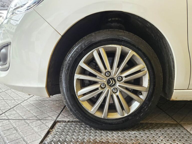 7-CITROEN-C4-LOUNGE-ORIGINE-1.6-TURBO-FLEX-AUTOMATICO-2017-BRANCO-RR-AUTOMOVEIS-LOJA-DE-CARROS-FREGUESIA-DO-O-AVENIDA-PETRONIO-PORTELA