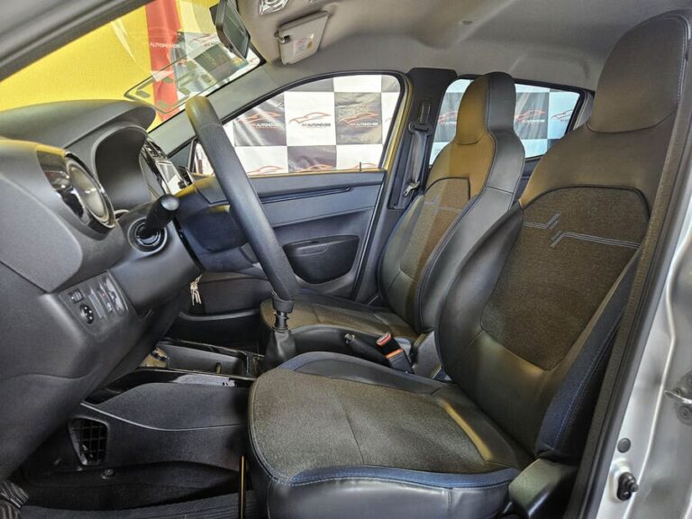 9-RENAULT-KWID-1.0-INTENSE-FLEX-12V-MANUAL-PRATA-2025-RR-AUTOMOVEIS-LOJA-DE-CARROS-FREGUESIA-DO-O-AVENIDA-PETRONIO-PORTELA