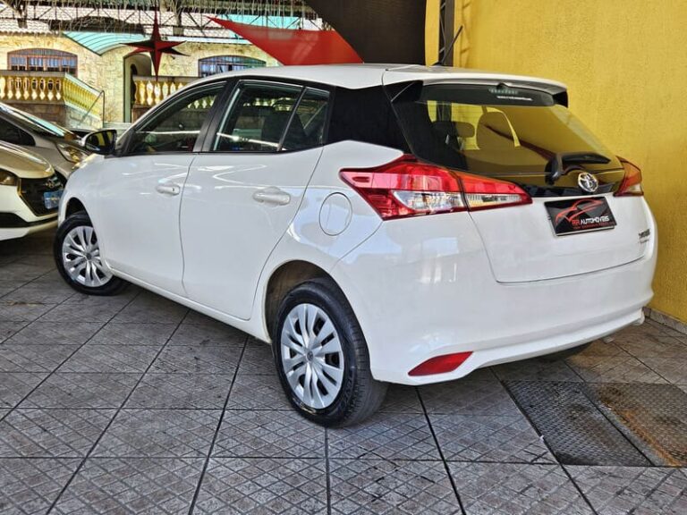4-TOYOTA-YARIS-1.5-16V-FLEX-XL-MULTIDRIVE-BRANCO-2023-RR-AUTOMOVEIS-LOJA-DE-CARROS-FREGUESIA-DO-O-AVENIDA-PETRONIO-PORTELA