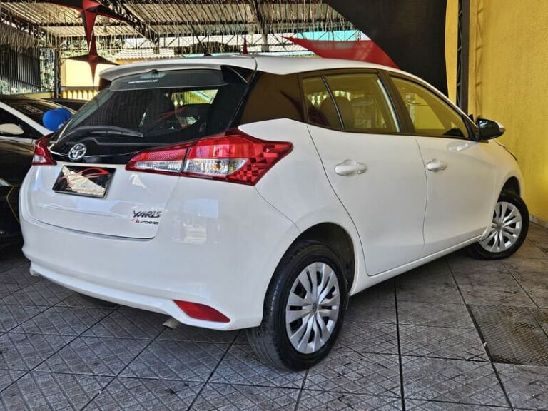 5-TOYOTA-YARIS-1.5-16V-FLEX-XL-MULTIDRIVE-BRANCO-2023-RR-AUTOMOVEIS-LOJA-DE-CARROS-FREGUESIA-DO-O-AVENIDA-PETRONIO-PORTELA