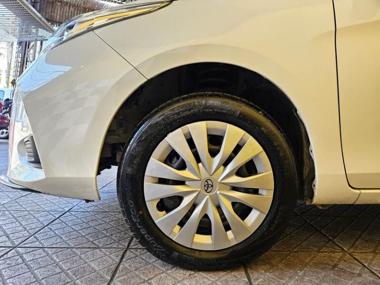 6-TOYOTA-YARIS-1.5-16V-FLEX-XL-MULTIDRIVE-BRANCO-2023-RR-AUTOMOVEIS-LOJA-DE-CARROS-FREGUESIA-DO-O-AVENIDA-PETRONIO-PORTELA