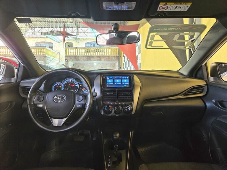 7-TOYOTA-YARIS-1.5-16V-FLEX-XL-MULTIDRIVE-BRANCO-2023-RR-AUTOMOVEIS-LOJA-DE-CARROS-FREGUESIA-DO-O-AVENIDA-PETRONIO-PORTELA