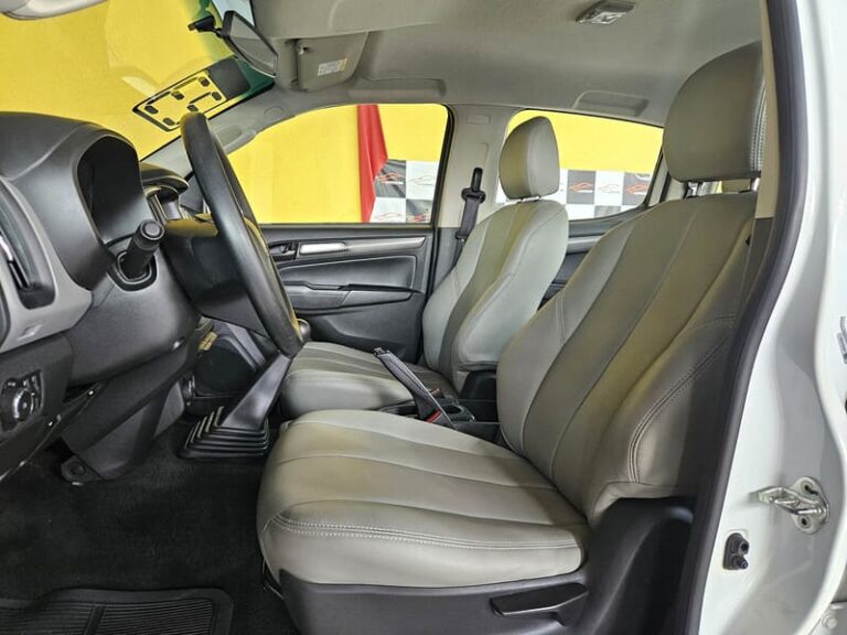 8-CHEVROLET-S10-2.8-LS-TDI-4X4-DIESEL-BRANCO-2023-RR-AUTOMOVEIS-LOJA-DE-CARROS-OSASCO-AVENIDA-VISCONTE-DE-NOVA-GRANADA