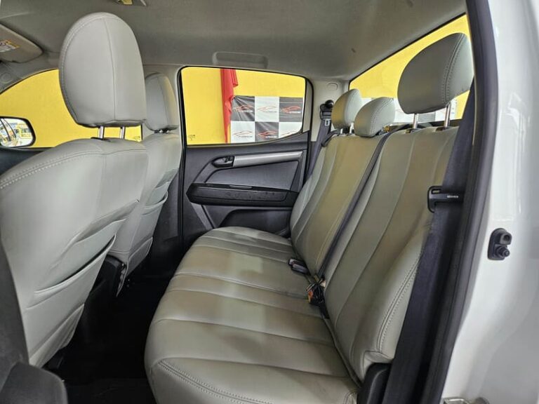 9-CHEVROLET-S10-2.8-LS-TDI-4X4-DIESEL-BRANCO-2023-RR-AUTOMOVEIS-LOJA-DE-CARROS-OSASCO-AVENIDA-VISCONTE-DE-NOVA-GRANADA