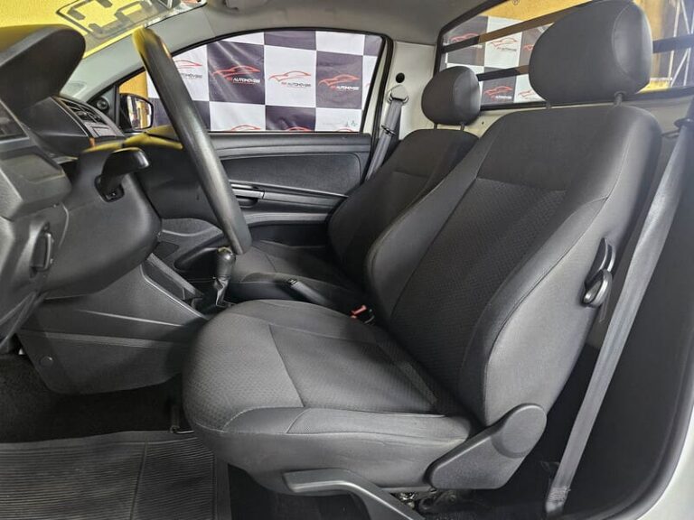 8-VOLKSWAGEN-SAVEIRO-V-1.6-ROBUST-CS-16V-FLEX-MANUAL-BRANCO-2023-RR-AUTOMOVEIS-LOJA-DE-CARROS-FREGUESIA-DO-O-AVENIDA-PETRONIO-PORTELA