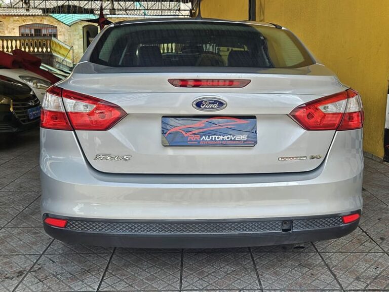 5-FORD-FOCUS-SEDAN-2.0-16V-FLEX-AUTOMÁTICO-PRATA-2014-RR-AUTOMOVEIS-LOJA-DE-CARROS-FREGUESIA-DO-O-AVENIDA-PETRONIO-PORTELA