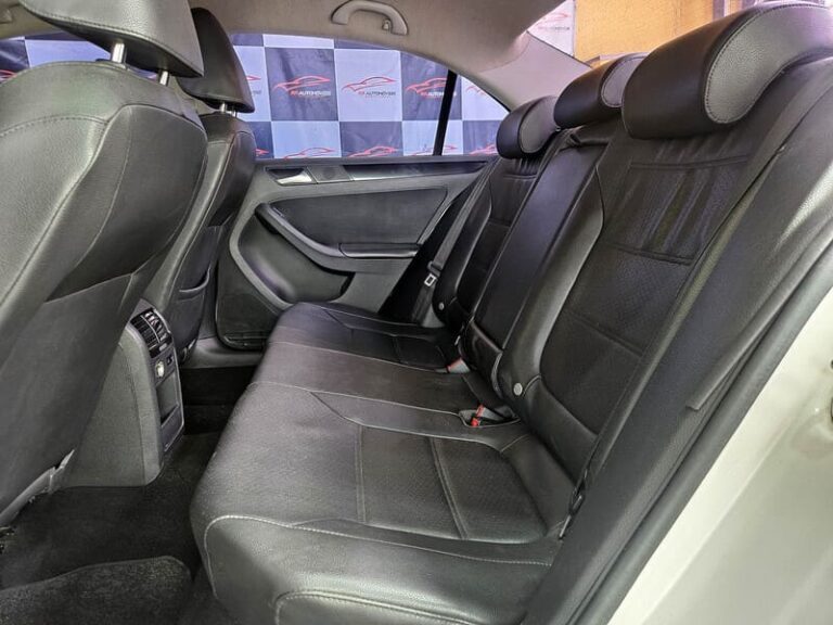 10-VOLKSWAGEN-JETTA-2.0-COMFORTLINE-FLEX-8V-AUTOMATICO-BRANCO-2013-RR-AUTOMOVEIS-LOJA-DE-CARROS-FREGUESIA-DO-O-AVENIDA-PETRONIO-PORTELA