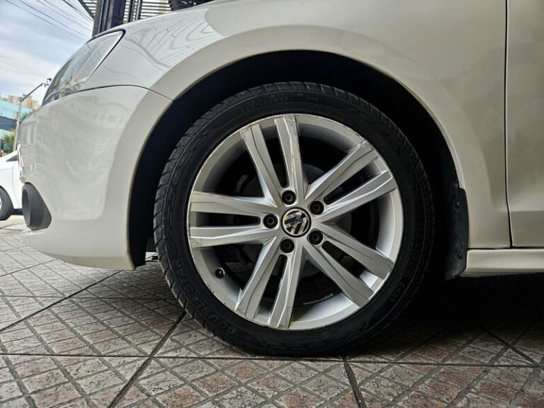 7-VOLKSWAGEN-JETTA-2.0-COMFORTLINE-FLEX-8V-AUTOMATICO-BRANCO-2013-RR-AUTOMOVEIS-LOJA-DE-CARROS-FREGUESIA-DO-O-AVENIDA-PETRONIO-PORTELA