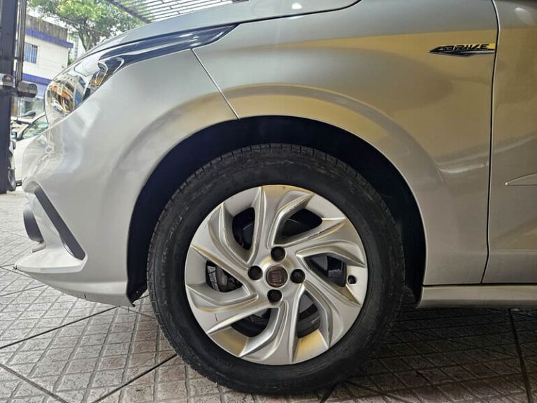 5-FIAT-ARGO-1.3-DRIVE-8V-FLEX-MANUAL-PRATA-2018-RR-AUTOMOVEIS-LOJA-DE-CARROS-FREGUESIA-DO-O-AVENIDA-PETRONIO-PORTELA