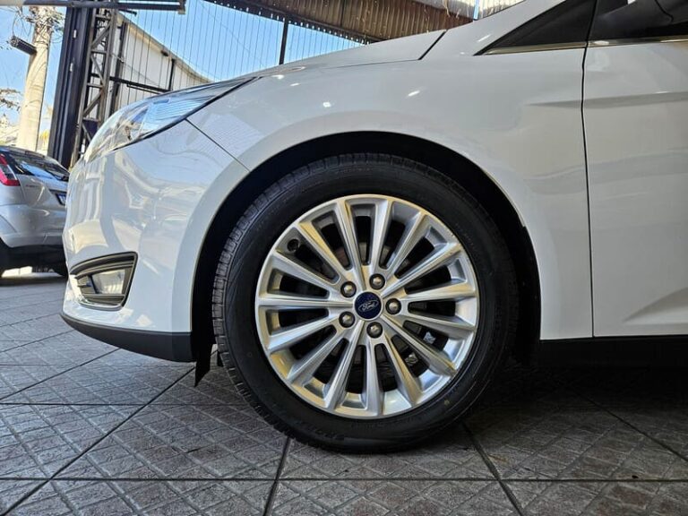 7-FORD-FOCUS-SEDAN-2.0-TITANIUM-16V-FLEX-AUTOMATICO-BRANCO-2016-RR-AUTOMOVEIS-LOJA-DE-CARROS-FREGUESIA-DO-O-AVENIDA-PETRONIO-PORTELA