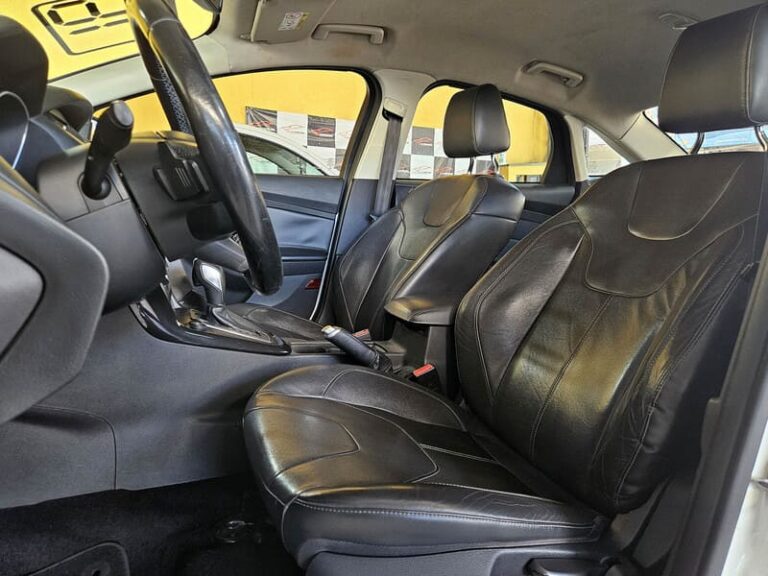 9-FORD-FOCUS-SEDAN-2.0-TITANIUM-16V-FLEX-AUTOMATICO-BRANCO-2016-RR-AUTOMOVEIS-LOJA-DE-CARROS-FREGUESIA-DO-O-AVENIDA-PETRONIO-PORTELA