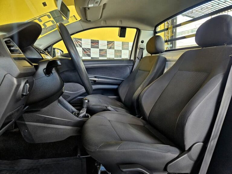 9-VOLKSWAGEN-SAVEIRO-1.6-ROBUST-16V-FLEX-CS-MANUAL-BRANCO-2023-RR-AUTOMOVEIS-LOJA-DE-CARROS-FREGUESIA-DO-O-AVENIDA-PETRONIO-PORTELA