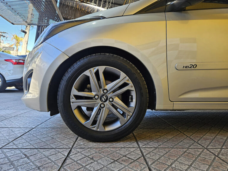 7-HYUNDAI-HB20-1.6-COMFORT-16V-FLEX-MANUAL-PRATA-2014-RR-AUTOMOVEIS-LOJA-DE-CARROS-FREGUESIA-DO-O-AVENIDA-PETRONIO-PORTELA