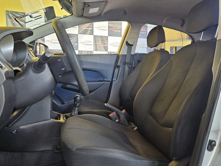 9-HYUNDAI-HB20-1.6-COMFORT-16V-FLEX-MANUAL-PRATA-2014-RR-AUTOMOVEIS-LOJA-DE-CARROS-FREGUESIA-DO-O-AVENIDA-PETRONIO-PORTELA