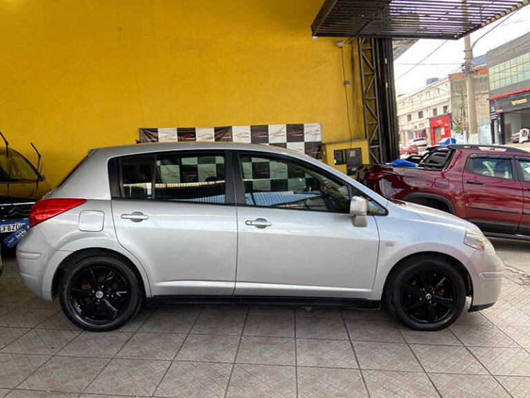 2-NISSAN-TIIDA-1.8-SL-FLEX-16V-AUTOMATICO-PRATA-2011-RR-AUTOMOVEIS-LOJA-DE-CARROS-FREGUESIA-DO-O-AVENIDA-PETRONIO-PORTELA