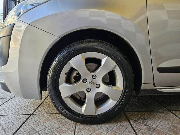 7-PEUGEOT-3008-GRIFFE-1.6-TURBO-16V-AUTOMÁTICO-2012-PRATA-RR-AUTOMOVEIS-LOJA-DE-CARROS-FREGUESIA-DO-O-AVENIDA-PETRONIO-PORTELA